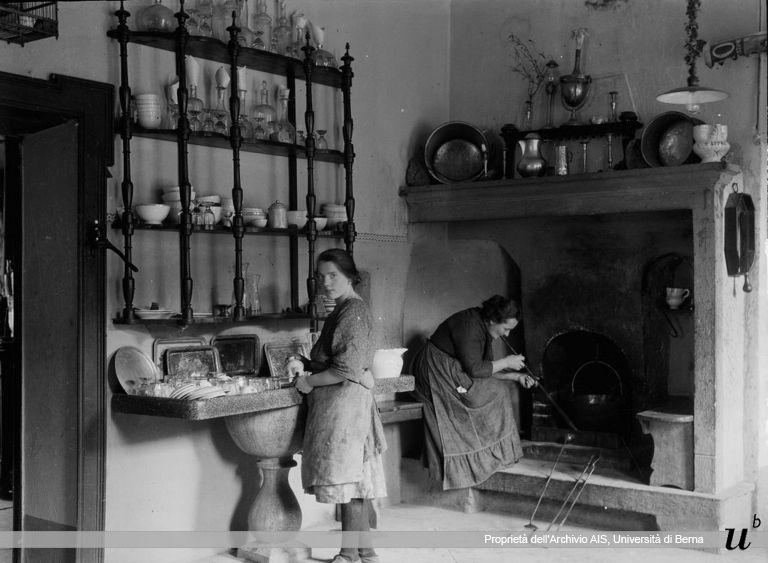 Paul Scheuermeier. Nella cucina della locanda, San Omobomo, 1927
