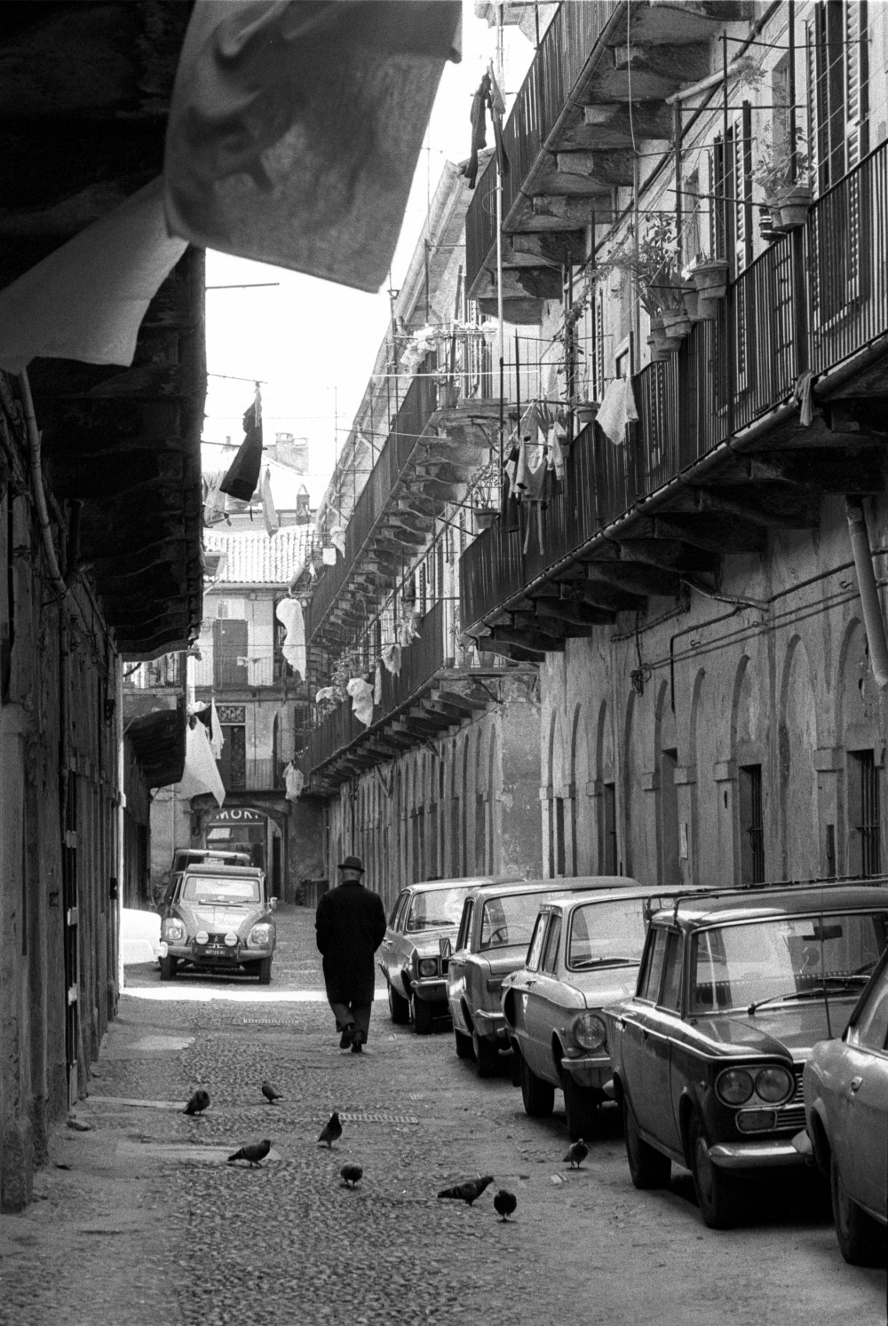 Toni Nicolini. Cortile di Corso San Gottardo 4, Milano, 1978